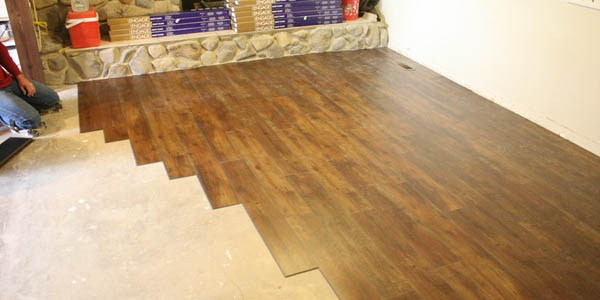 Lắp Đặt Bảo Quản Sàn Nhựa - Á Đông Floor .