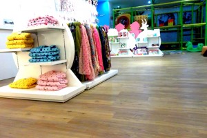 Sàn Nhựa Giả Gỗ Sử Dụng Cho Shop Trẻ Em Chicky Club