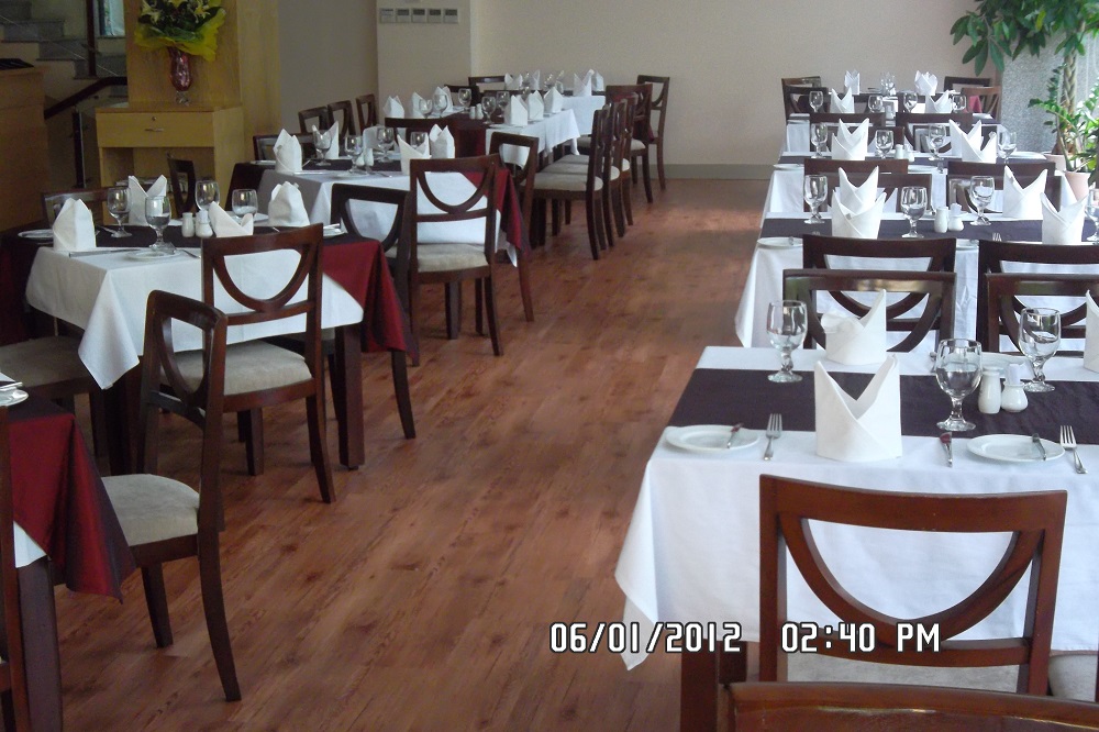 Ván Sàn Nhựa Giá Rẻ - Á Đông Floor .