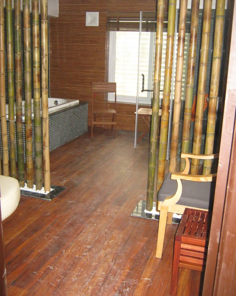 Sàn Nhựa Giả Gỗ Cho Spa - Á Đông Floor .