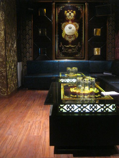 Sàn Nhựa Giả Gỗ Quận Hà Đông - Á Đông Floor .