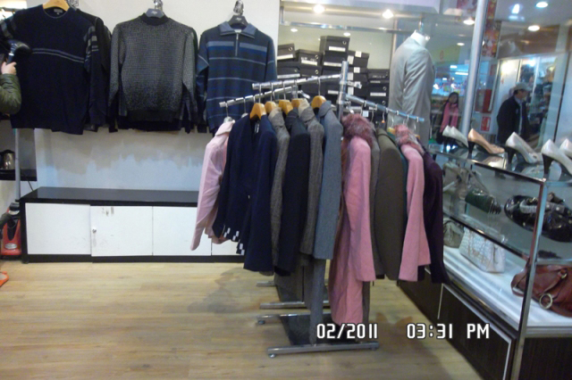 Sàn Nhựa Giả Gỗ Cho Shop Thời Trang - Á Đông Floor .