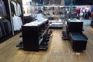 Sàn Nhựa Giả Gỗ Sử Dụng Tại Shop Thời Trang Vicenzo Zeno (BigC Thăng Long)