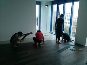 Chọn Ván Sàn Nhựa Giả Gỗ Hay Ván Sàn Gỗ