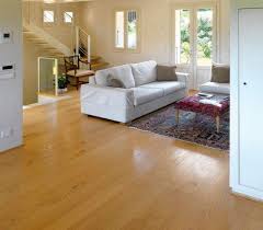 Dùng Sàn Nhựa Có Chống Được Nồm Không?