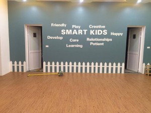 SÀN NHỰA GIẢ GỖ TẠI TRƯỜNG MẦM NON SMART KIDS