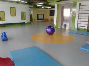 Sàn Nhựa Giả Gỗ Và Giấy Dán Tường