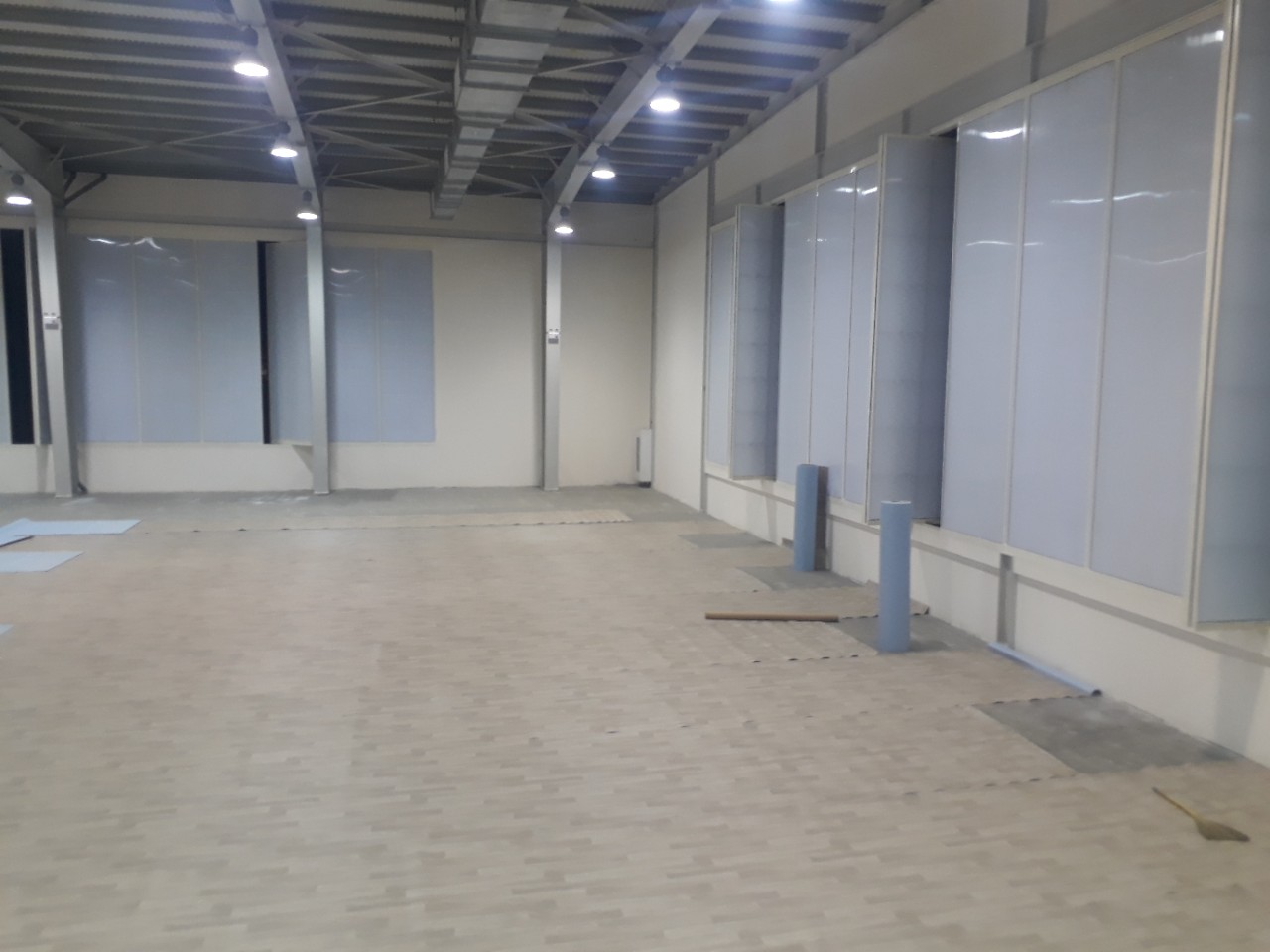 Á Đông Floors – Thi Công Sàn Vinyl Đa Năng Thể Thao Aceflor Nhà Đa Năng Trường Pháp .