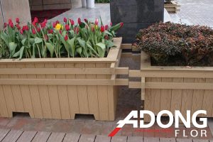 Chậu Hoa Gỗ Nhựa Ngoài Trời Trong Thiết Kế Nhà Hiện Đại