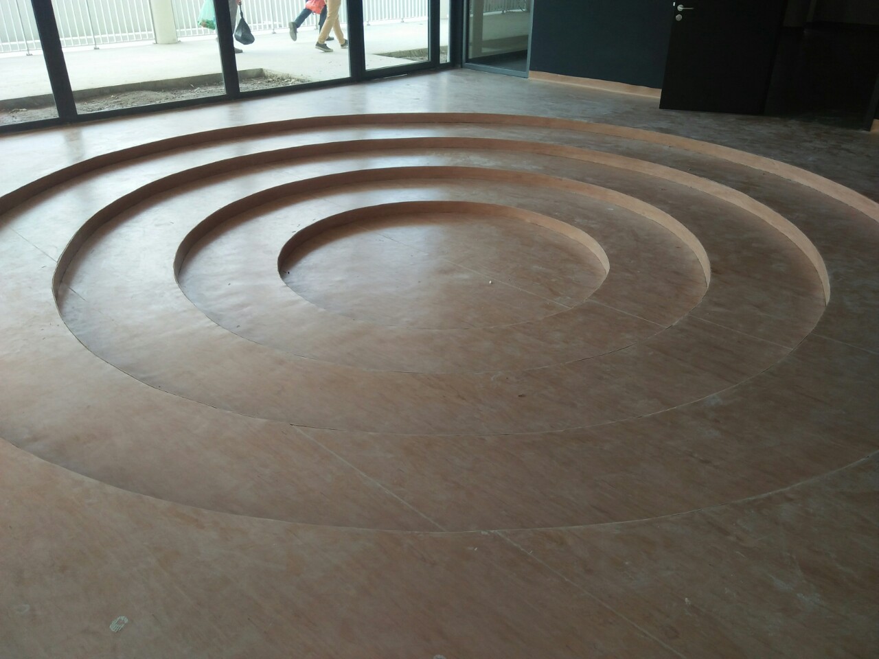 khu vực vui chơi của các cháu - sử dụng sàn vinyl đồng nhất gerflor .