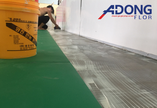 Keo dán tấm trải sàn vinyl thể thao